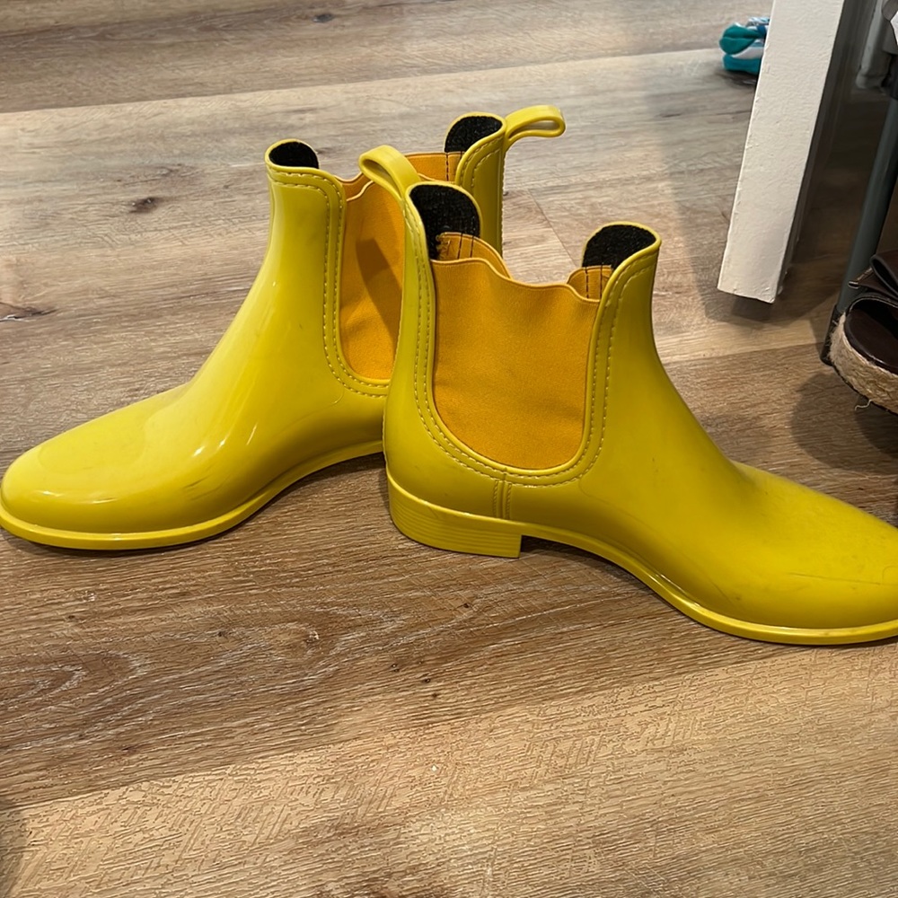 Lemon jelly rain boots